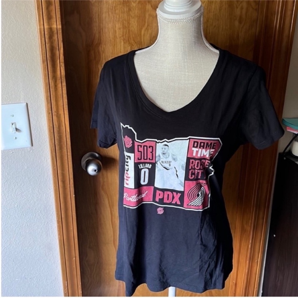 EUC M Portland trailblazers Damian Lillard black vneck Oregon basketball